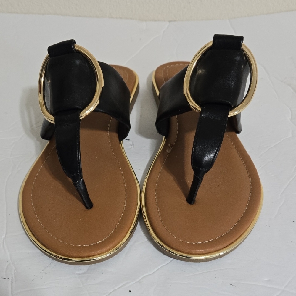 Liz Claiborne Camillo Thong Black and Gold Sandals Sz 7